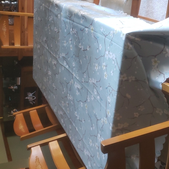 Floral Tablecloth - Picture 3 of 3